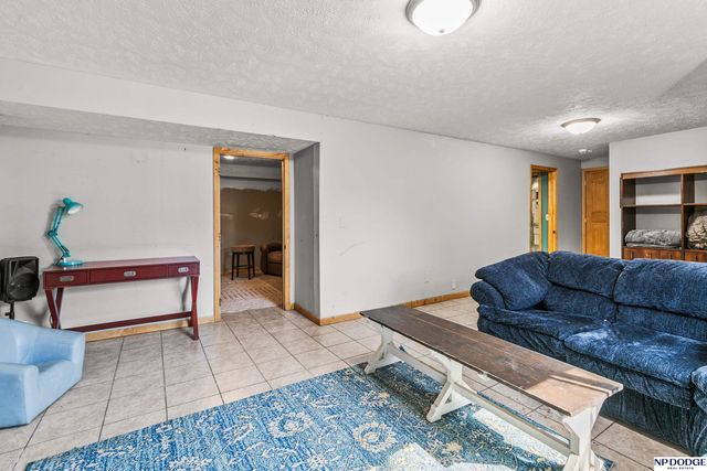 13424 Montclair Drive, Omaha, NE 68144