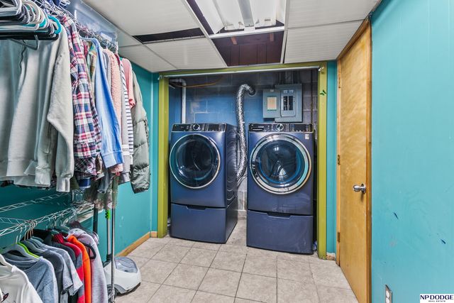 13424 Montclair Drive, Omaha, NE 68144