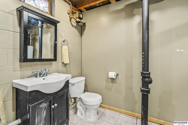 13424 Montclair Drive, Omaha, NE 68144