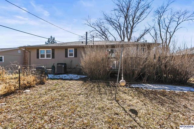 13424 Montclair Drive, Omaha, NE 68144