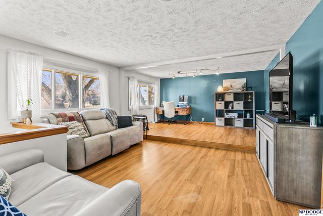 13424 Montclair Drive, Omaha, NE 68144