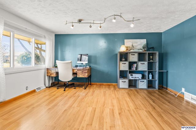 13424 Montclair Drive, Omaha, NE 68144