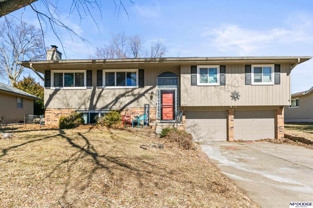 13424 Montclair Drive, Omaha, NE 68144