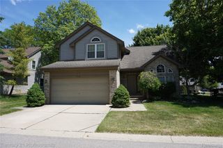 23244 Potomac Circle, Farmington Hills, MI 48335