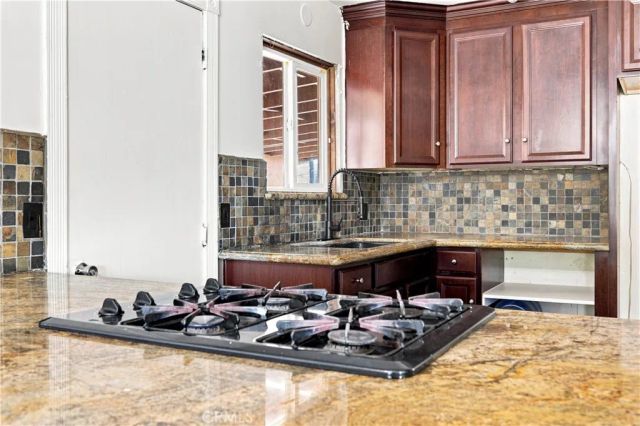 561 Lanier St, Hemet, CA 92543