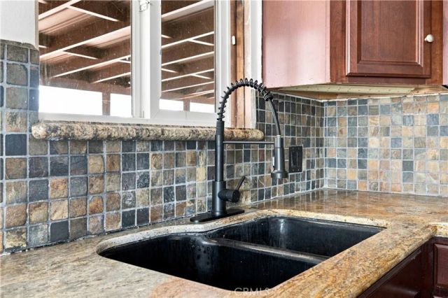561 Lanier St, Hemet, CA 92543