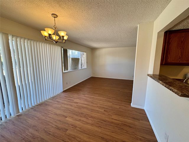 8905 Parkfield DR 102, Austin, TX 78758