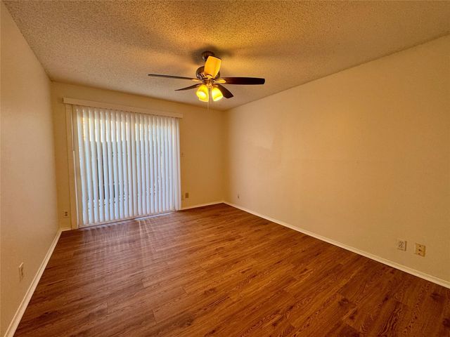 8905 Parkfield DR 102, Austin, TX 78758