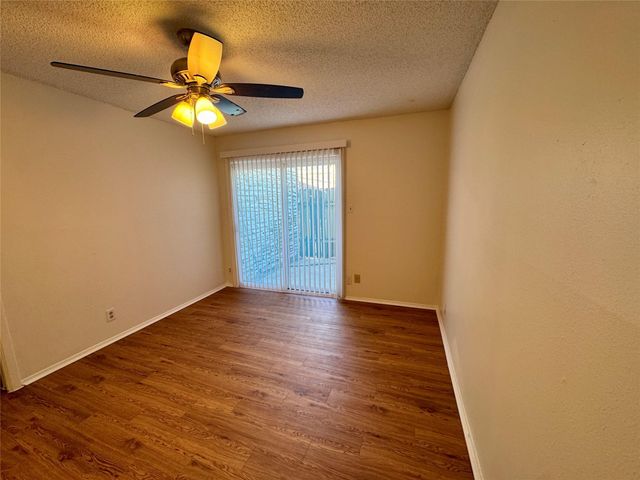 8905 Parkfield DR 102, Austin, TX 78758