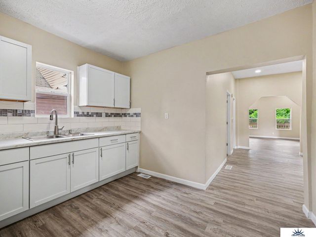 4120 N 28 Street, Omaha, NE 68111