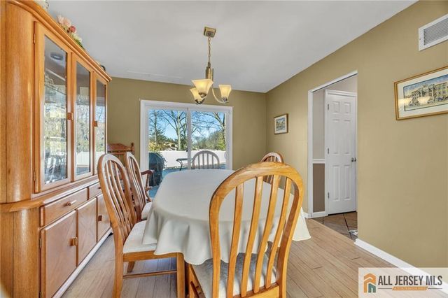 68 Hastings Road, South Brunswick, NJ 08824