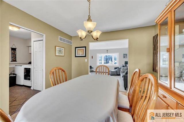 68 Hastings Road, South Brunswick, NJ 08824