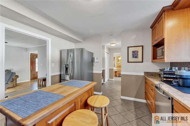 68 Hastings Road, South Brunswick, NJ 08824