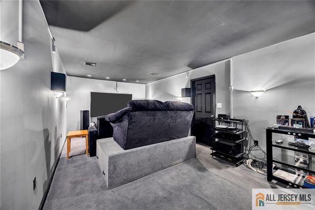 68 Hastings Road, South Brunswick, NJ 08824