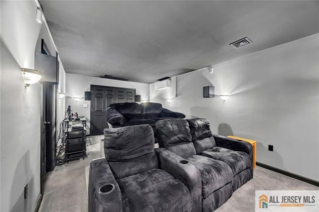 68 Hastings Road, South Brunswick, NJ 08824