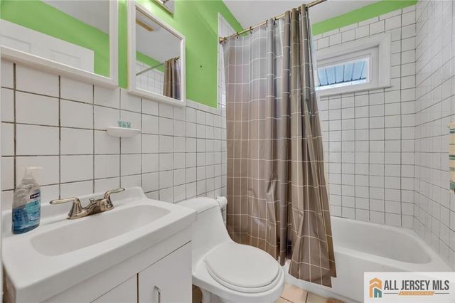 68 Hastings Road, South Brunswick, NJ 08824