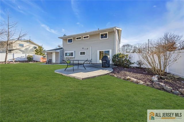 68 Hastings Road, South Brunswick, NJ 08824