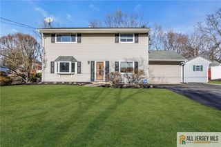 68 Hastings Road, South Brunswick, NJ 08824