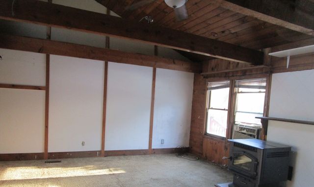 659 Highland St, Northbridge, MA 01534