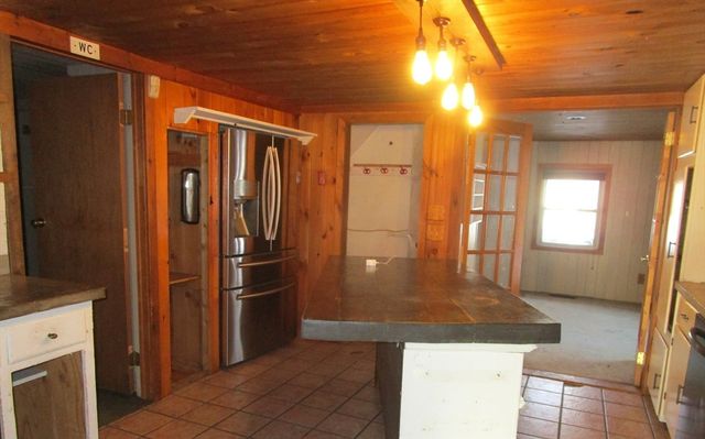 659 Highland St, Northbridge, MA 01534