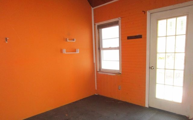659 Highland St, Northbridge, MA 01534