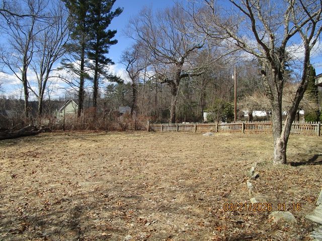 659 Highland St, Northbridge, MA 01534