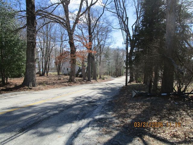 659 Highland St, Northbridge, MA 01534