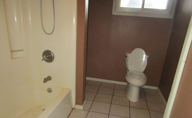 659 Highland St, Northbridge, MA 01534