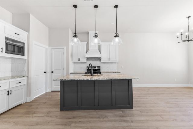 2315 Progress Drive, Brenham, TX 77833