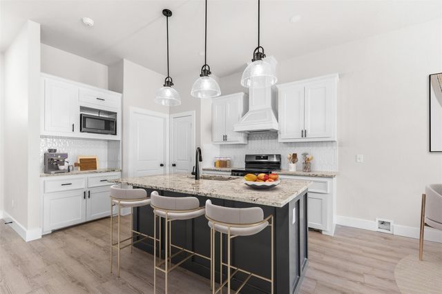 2315 Progress Drive, Brenham, TX 77833