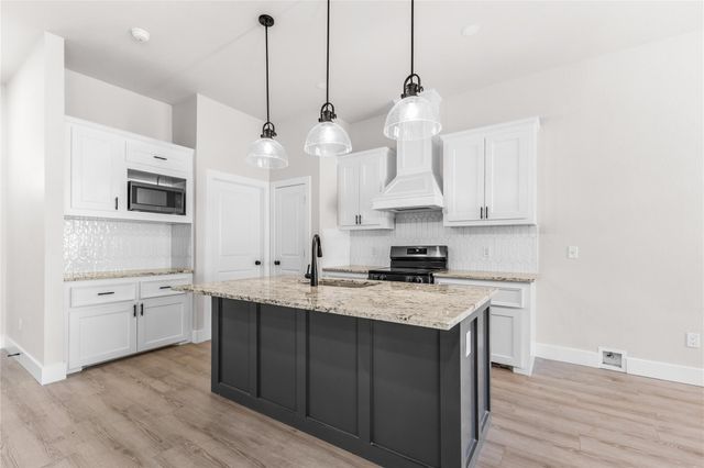 2315 Progress Drive, Brenham, TX 77833