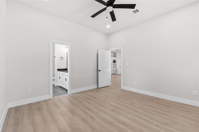 2315 Progress Drive, Brenham, TX 77833