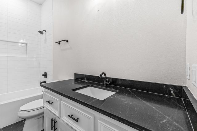 2315 Progress Drive, Brenham, TX 77833