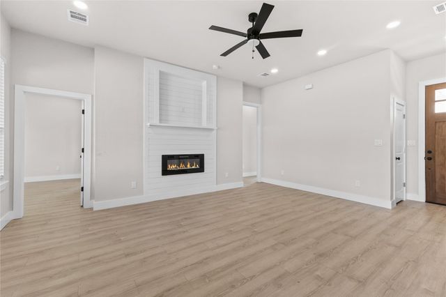 2315 Progress Drive, Brenham, TX 77833