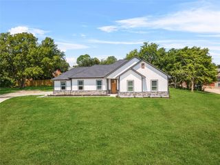 2315 Progress Drive, Brenham, TX 77833