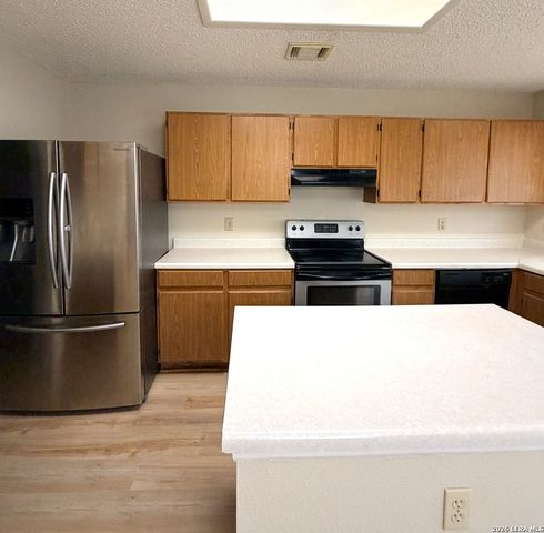 9202 ROQUEFORT, San Antonio, TX 78250