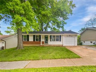 1248 Green Knoll Drive, Fenton, MO 63026