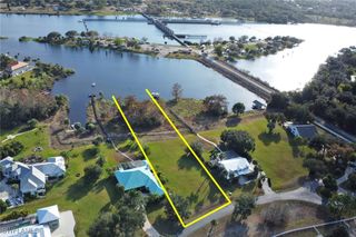 16280 Forest Mist CT, Alva, FL 33920