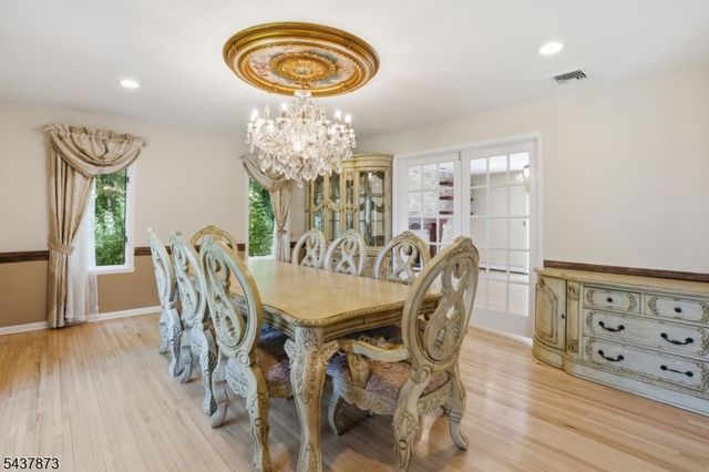 2 Woodside Ave, West Caldwell Twp., NJ 07006