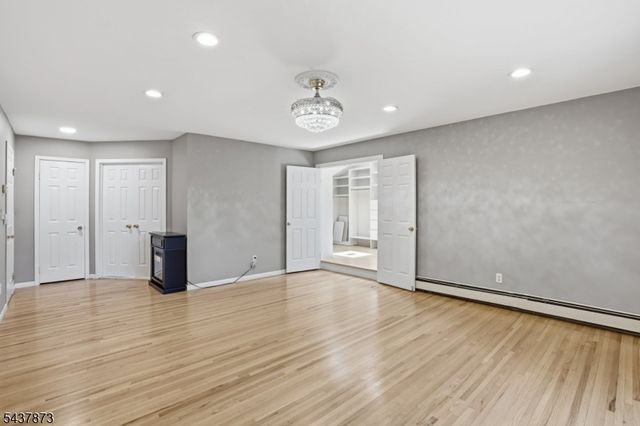 2 Woodside Ave, West Caldwell Twp., NJ 07006