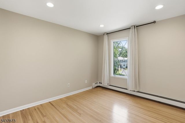 2 Woodside Ave, West Caldwell Twp., NJ 07006