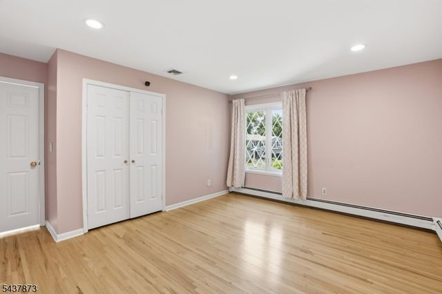 2 Woodside Ave, West Caldwell Twp., NJ 07006