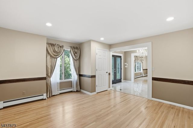 2 Woodside Ave, West Caldwell Twp., NJ 07006