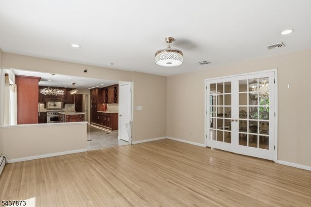 2 Woodside Ave, West Caldwell Twp., NJ 07006