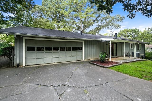 3462 Summie Drive SW, Lilburn, GA 30047