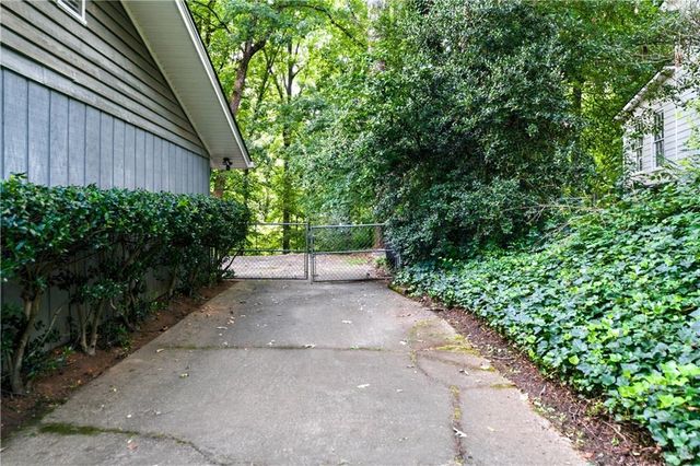 3462 Summie Drive SW, Lilburn, GA 30047
