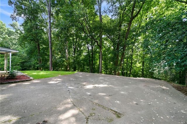 3462 Summie Drive SW, Lilburn, GA 30047