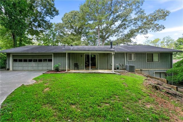 3462 Summie Drive SW, Lilburn, GA 30047