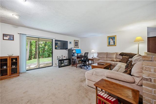 3462 Summie Drive SW, Lilburn, GA 30047