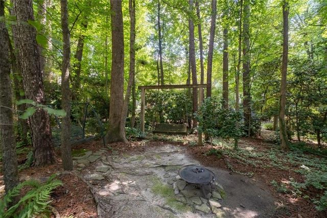 1455 Natchez Way, Grayson, GA 30017